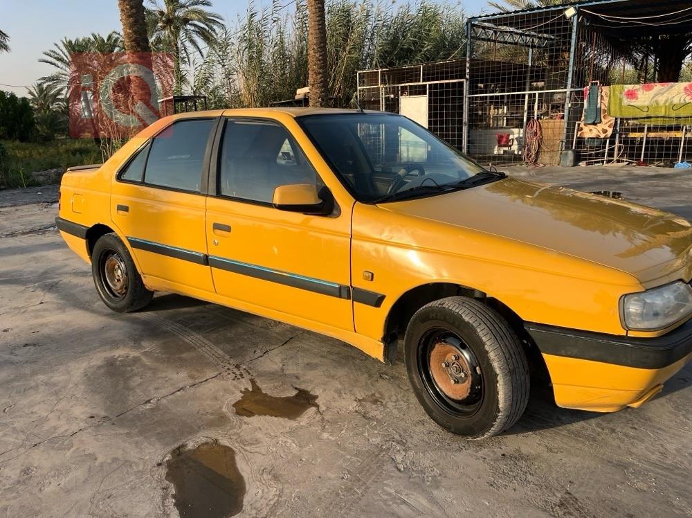 Peugeot 405